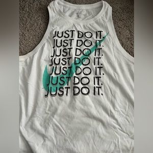 Women’s Nike Muscle Tank - L